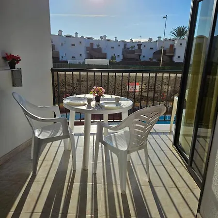 Ocean Front Cozy 2 Bedroom, 3 Beds Spacious- Netflix, Pool, Lift & Fast Wifi Playa del Ingles (Gran Canaria)