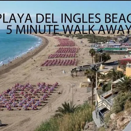 Ocean Front Cozy 2 Bedroom, 3 Beds Spacious- Netflix, Pool, Lift & Fast Wifi Apartment Playa del Inglés